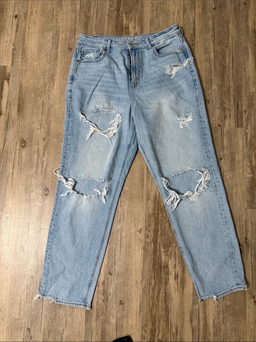 American Eagle Outfitters Light Blue Distressed Boyfriend Jeans